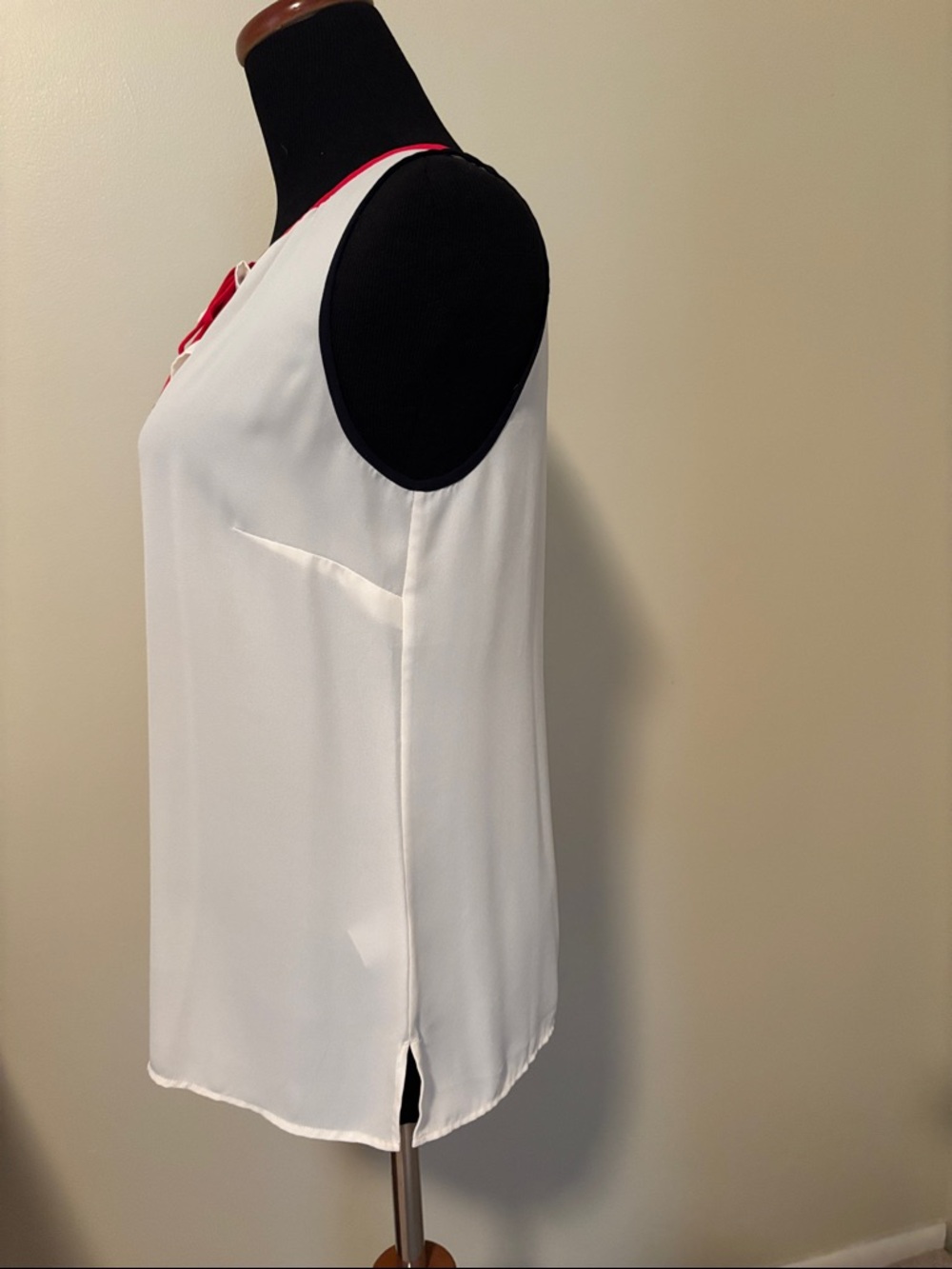 Talbots White Sleeveless Camisole with Red Neck Trim and Black sleeve and Tie - Picture 3 of 4